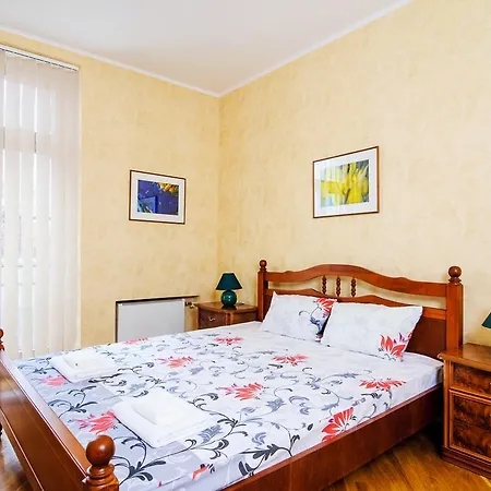 Centr Kvartir 25 Apartment